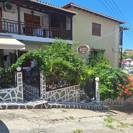 Zefyros Apartman *