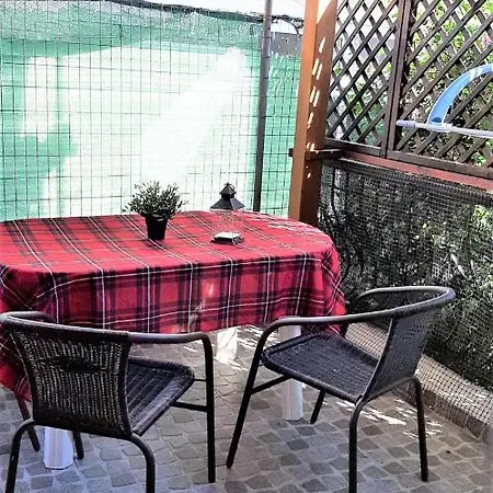 Zefyros نيوس مارماراس