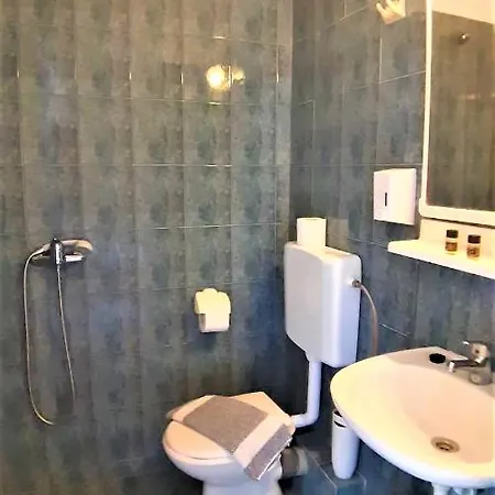 Zefyros * Neos Marmaras