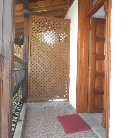 Zefyros نيوس مارماراس