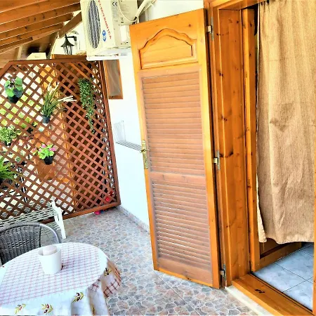 Zefyros نيوس مارماراس