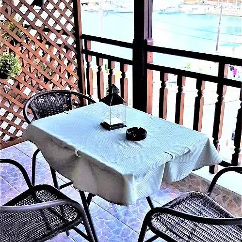 Zefyros * Neos Marmaras