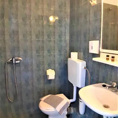 Zefyros * Neos Marmaras