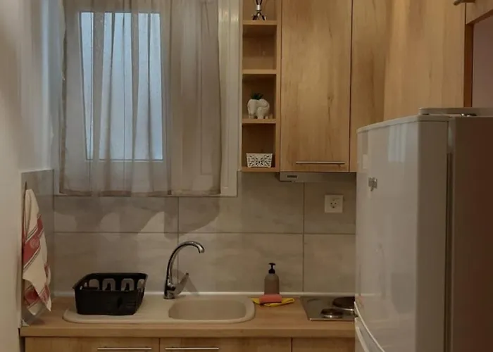 Zefyros * Neos Marmaras