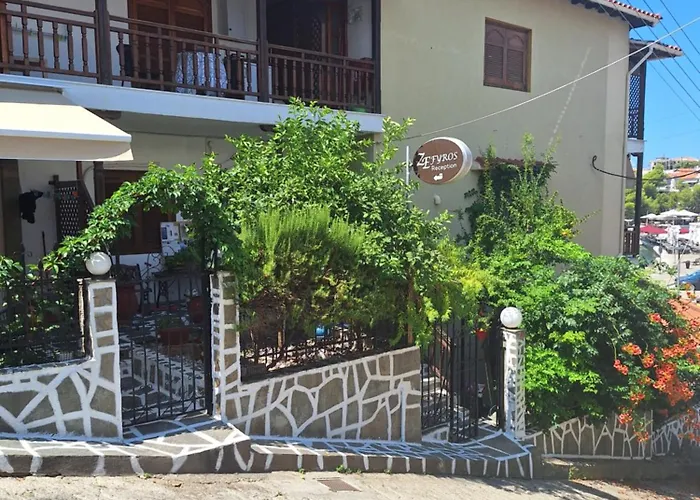 Zefyros Apartamento *